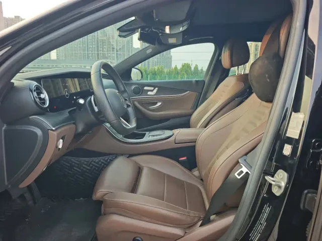 Mercedes-Benz E-Class — Фото автомобиля 4