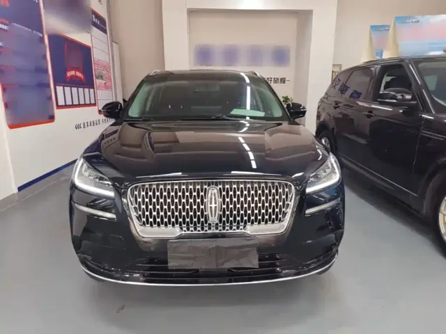 Lincoln Corsair — Фото автомобиля 2