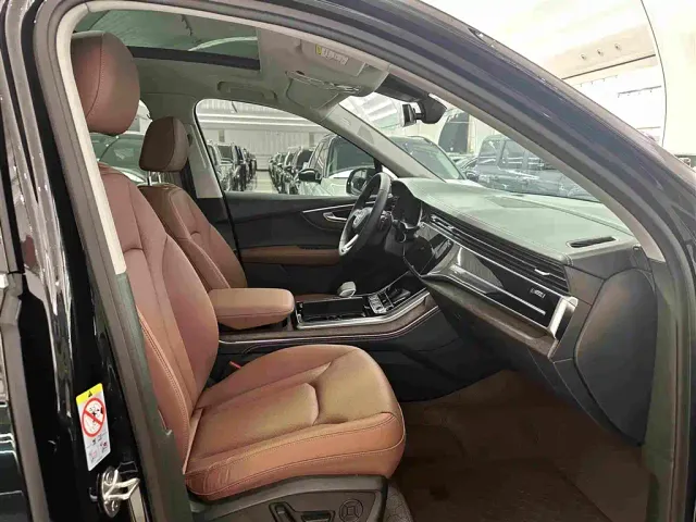 Audi Q7 — Фото автомобиля 17