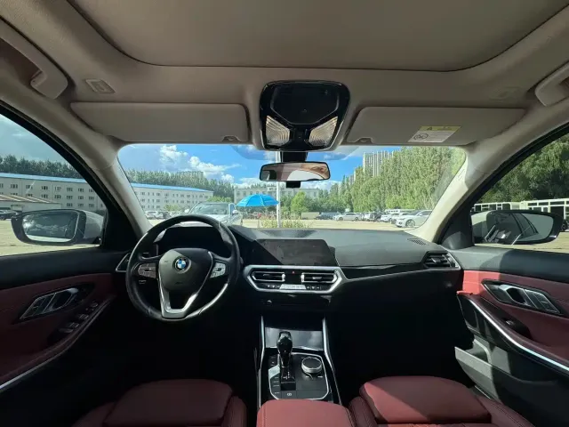 BMW BMW 3 Series 2023 320i M Sport Package — Фото автомобиля 16