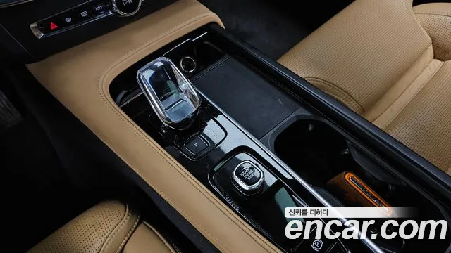 Volvo S90 — Фото автомобиля 9