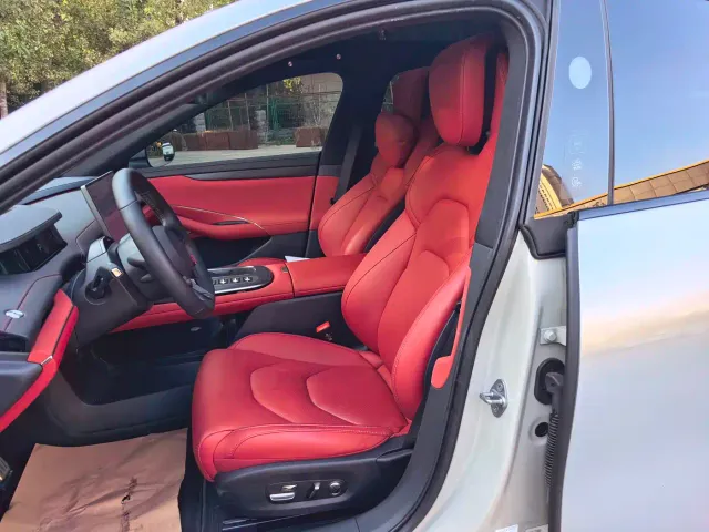 Xiaomi SU7 — Фото автомобиля 12