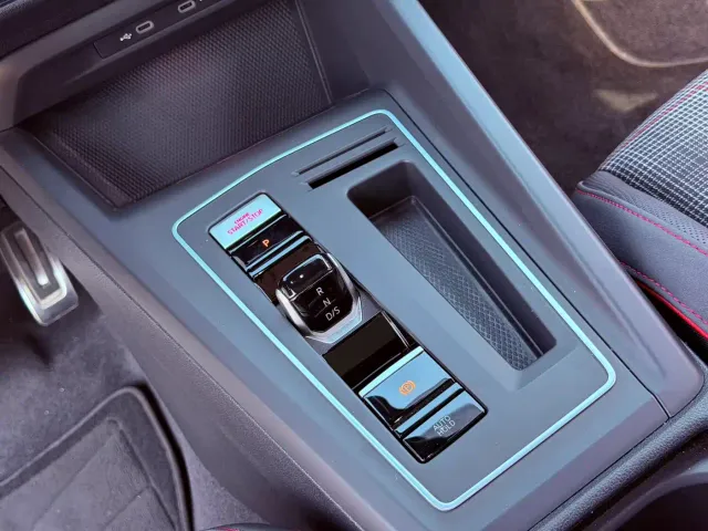 Volkswagen Golf GTI — Фото автомобиля 9