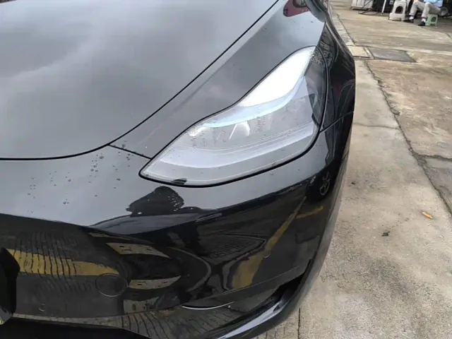 Tesla Model Y — Фото автомобиля 23