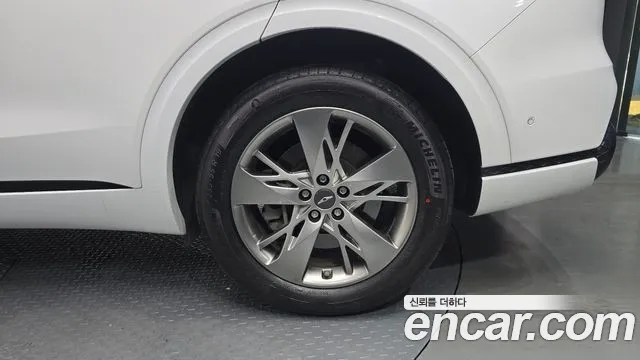 Genesis GV70 2.5T Бензин 2WD — Фото автомобиля 19