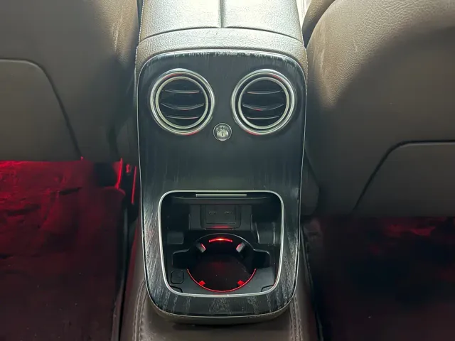 Mercedes-Benz E-Class — Фото автомобиля 17