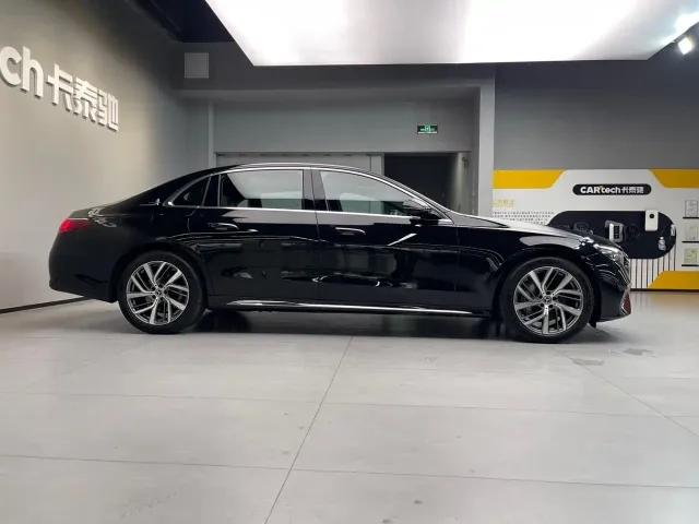 Mercedes-Benz E-Class — Фото автомобиля 6