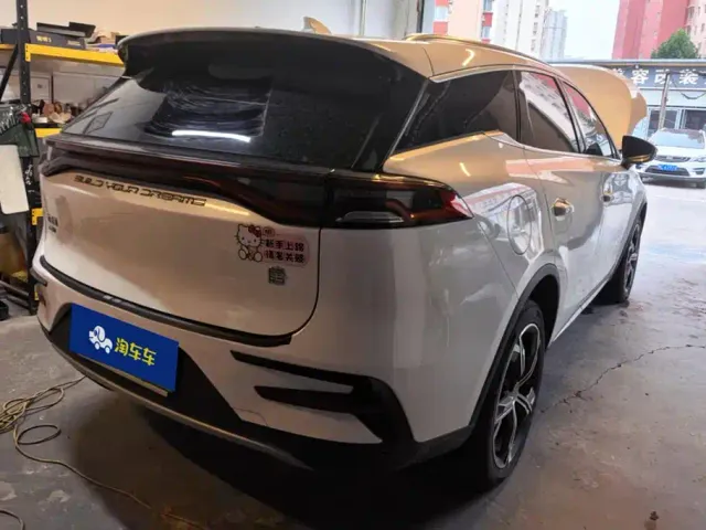 BYD Tang — Фото автомобиля 3