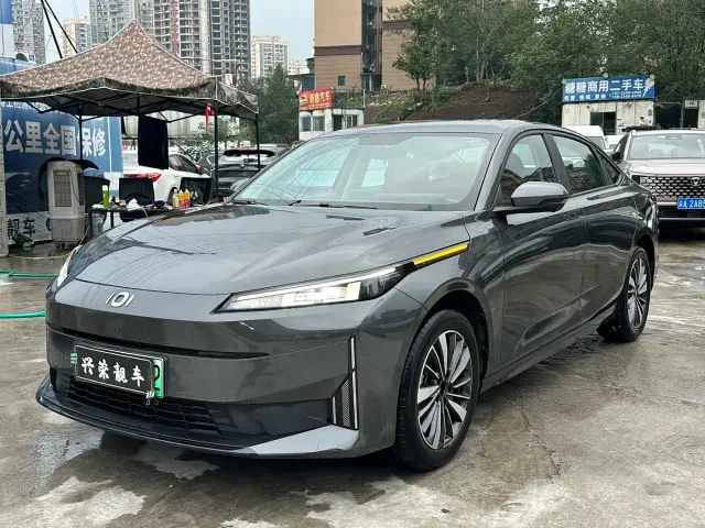 Changan Qiyuan A05 — Фото автомобиля 2