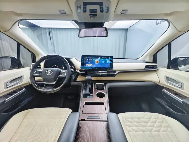 Toyota Toyota Sienna 2021 2.5L Hybrid Comfort Edition — Фото автомобиля 5