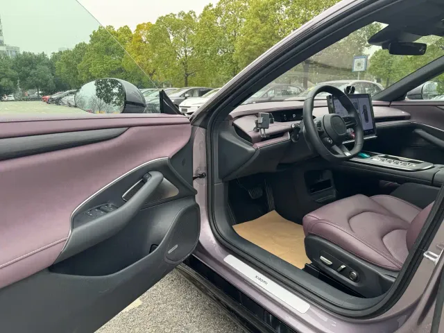 Xiaomi SU7 — Фото автомобиля 8