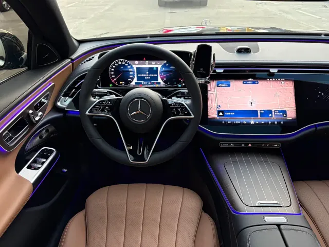 Mercedes-Benz E-Class — Фото автомобиля 7