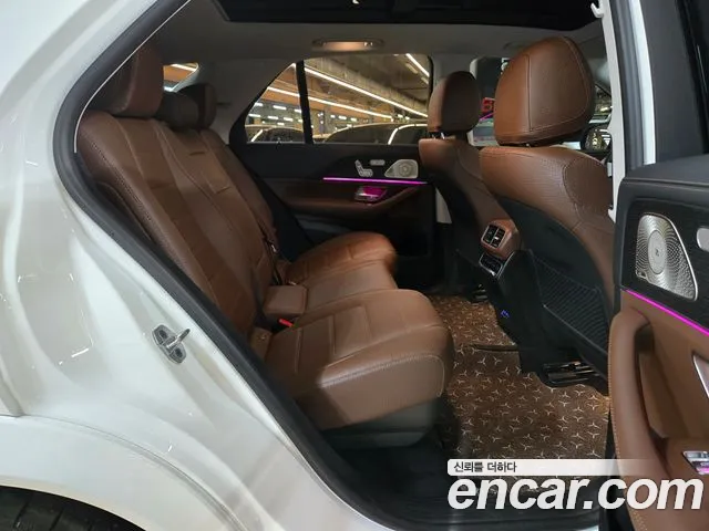 Mercedes-Benz GLE-Class — Фото автомобиля 10