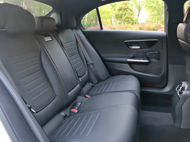Mercedes-Benz C-Class — Фото автомобиля 21