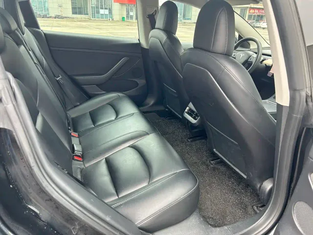 Tesla Model 3 — Фото автомобиля 14