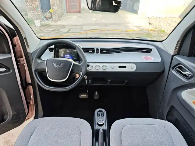 Wuling Hongguang Mini EV — Фото автомобиля 9
