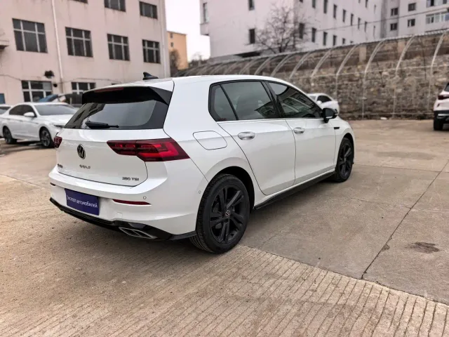 Volkswagen Golf — Фото автомобиля 4