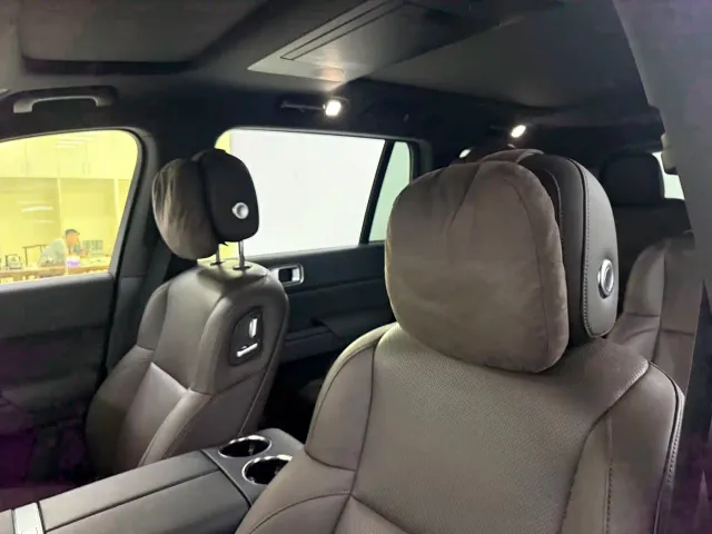 Li Auto L9 — Фото автомобиля 10