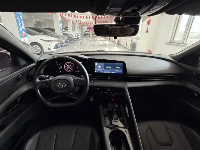 Hyundai Elantra — Фото автомобиля 8