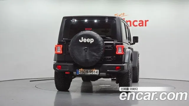 Jeep Wrangler — Фото автомобиля 4