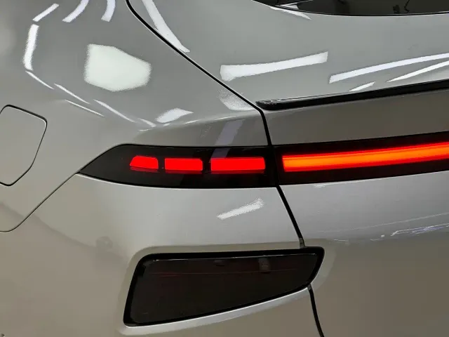 Xpeng P7 — Фото автомобиля 9