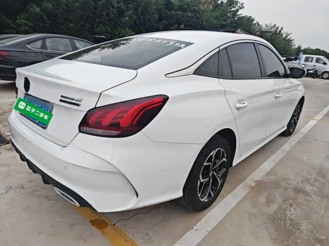 MG MG5 2023 180DVVT CVT Luxury Edition — Фото автомобиля 6