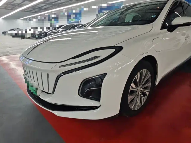 Hongqi E-QM5 — Фото автомобиля 23