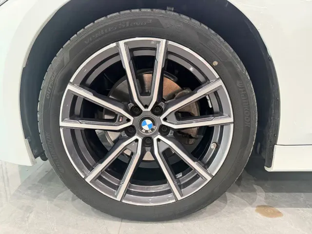 BMW 3 Series — Фото автомобиля 19