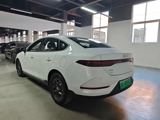 BYD Qin PLUS — Фото автомобиля 5