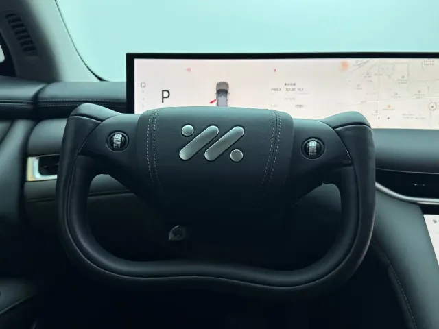 IM Motors LS6 — Фото автомобиля 18
