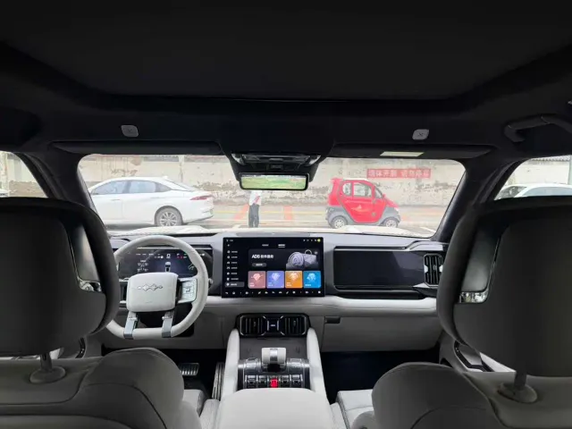 BYD FangChengBao Leopard 8 — Фото автомобиля 6