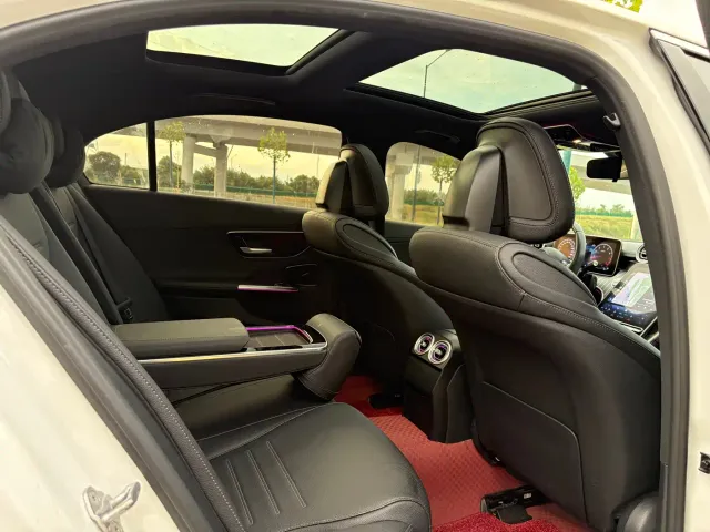Mercedes-Benz C-Class — Фото автомобиля 20