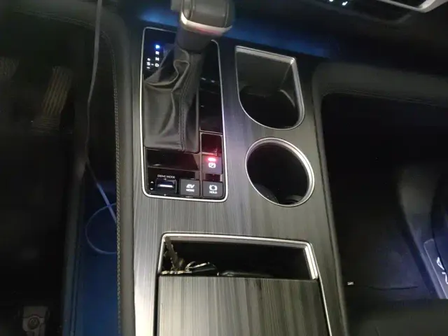 Toyota Sienna — Фото автомобиля 16