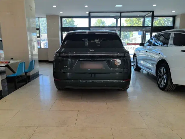 Li Auto L7 — Фото автомобиля 6