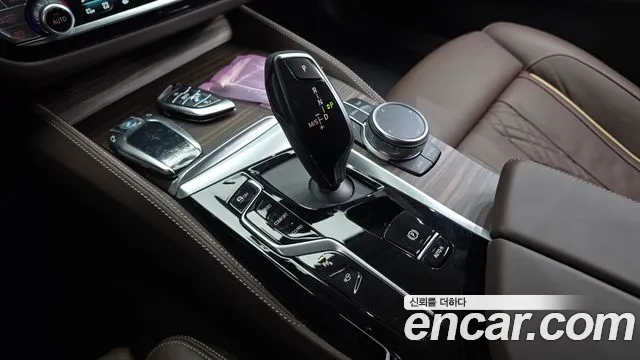 BMW 5 Series G30 — Фото автомобиля 9