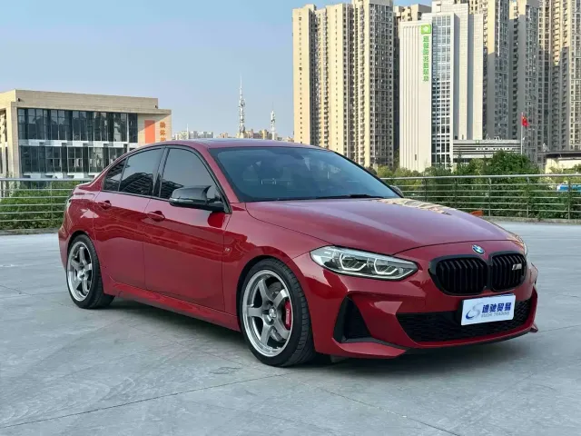 BMW BMW 1 Series 2021 120i M Sport Shadow Edition — Фото автомобиля 3