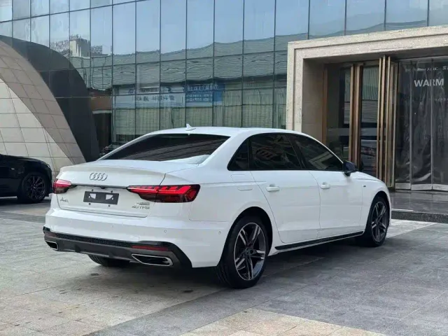Audi A4L — Фото автомобиля 12