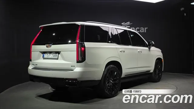 Фотография автомобиля — Cadillac Escalade