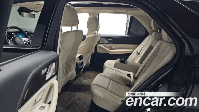 Mercedes-Benz GLE-Class — Фото автомобиля 17