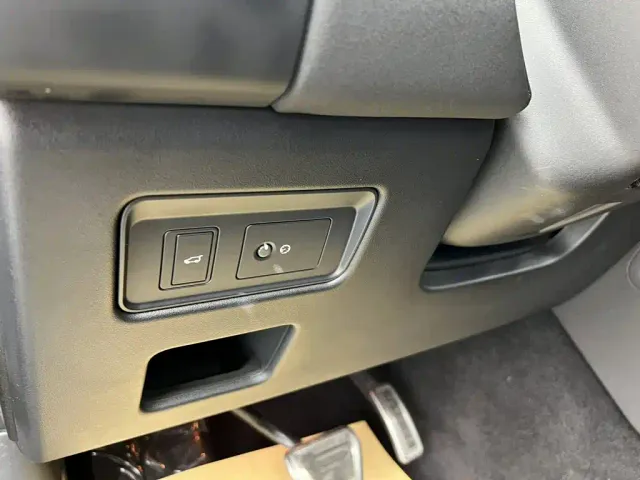 Land Rover Discovery — Фото автомобиля 21