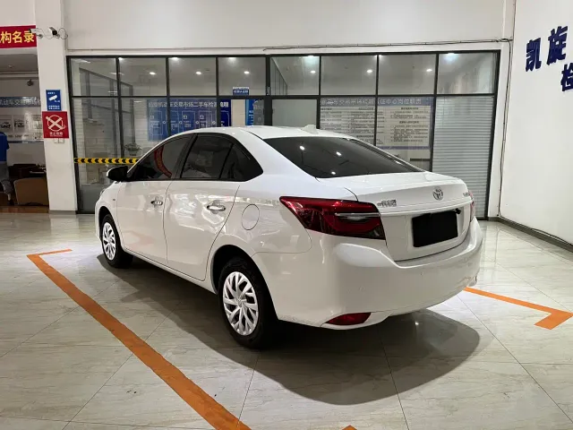 Toyota Vios — Фото автомобиля 6