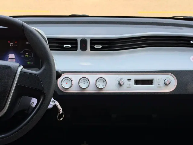 Wuling Hongguang Mini EV — Фото автомобиля 25