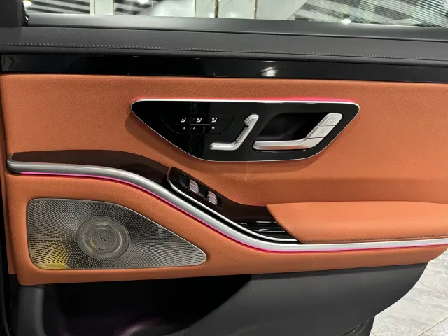 Mercedes-Benz S-Class — Фото автомобиля 12