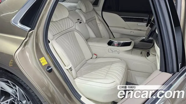 Genesis G90 Бензин 3.5 турбо AWD — Фото автомобиля 11
