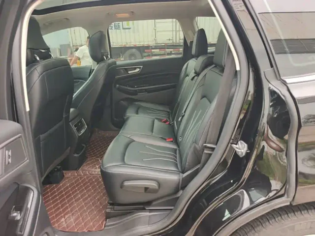 Ford Edge — Фото автомобиля 16