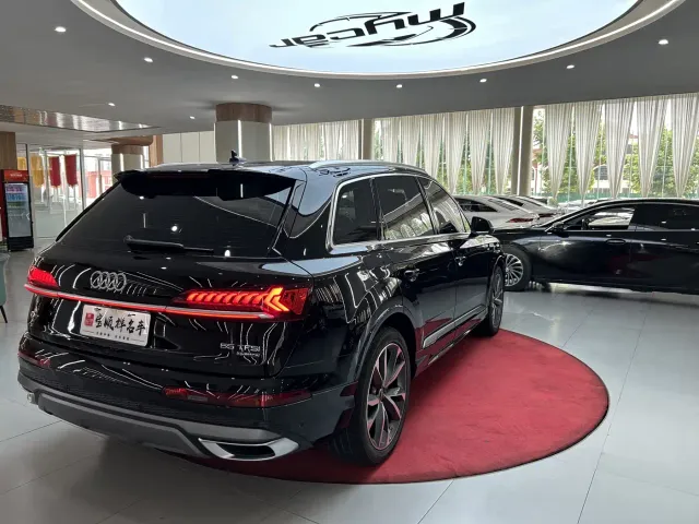 Audi Q7 — Фото автомобиля 5