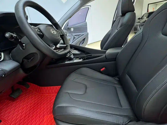 Hyundai Elantra — Фото автомобиля 11