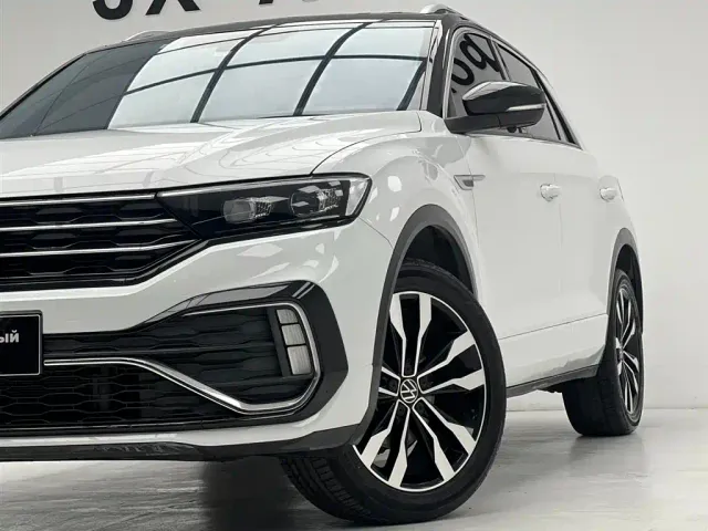 Volkswagen T-Roc — Фото автомобиля 4