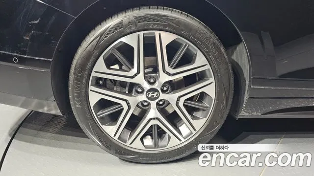 Hyundai Grandeur Grandeur (GN7) 2.5 Бензин 2WD — Фото автомобиля 5