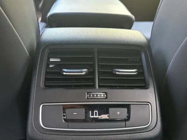 Audi A4L — Фото автомобиля 16